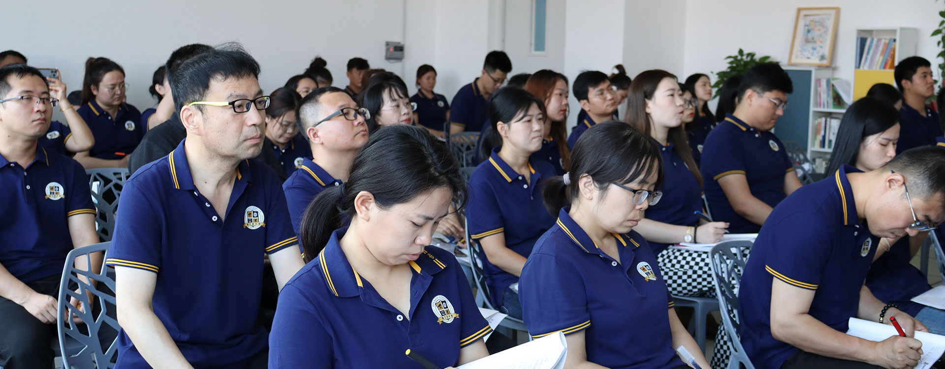 操中国国产片老女人逼A片